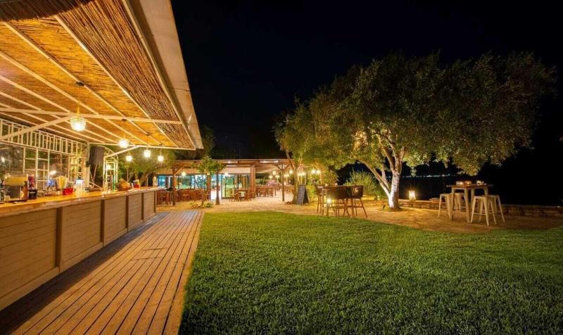 Отель Plataria Beach