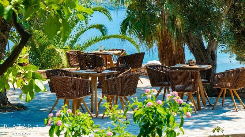 Отель Plataria Beach