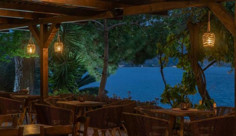 Отель Plataria Beach