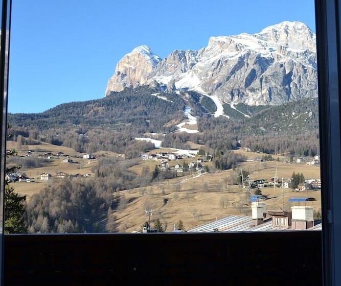 Отель Serena Cortina