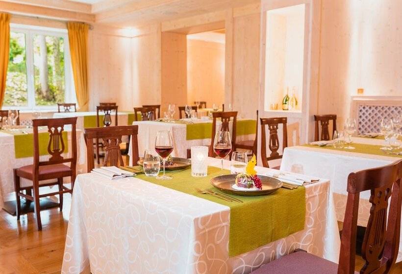 Отель Serena Cortina