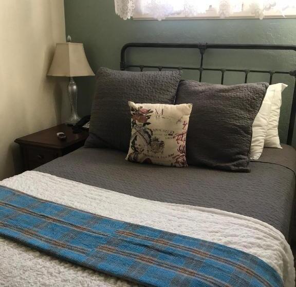 בית מלון כפרי Sutter