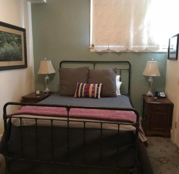 בית מלון כפרי Sutter