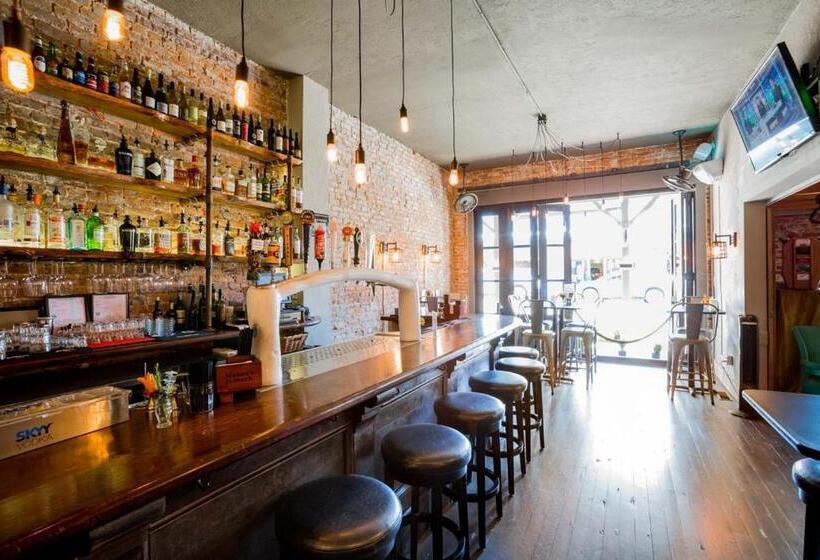 בית מלון כפרי Sutter