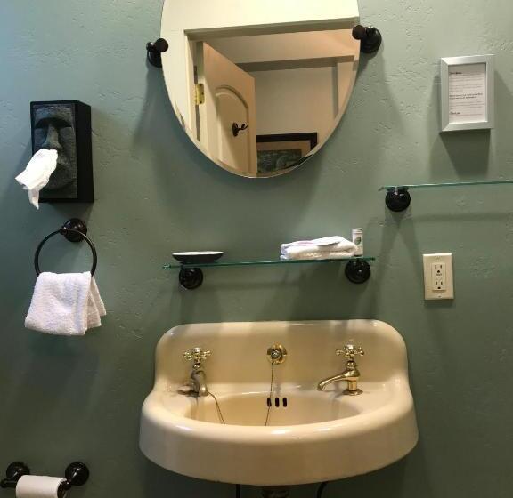 בית מלון כפרי Sutter