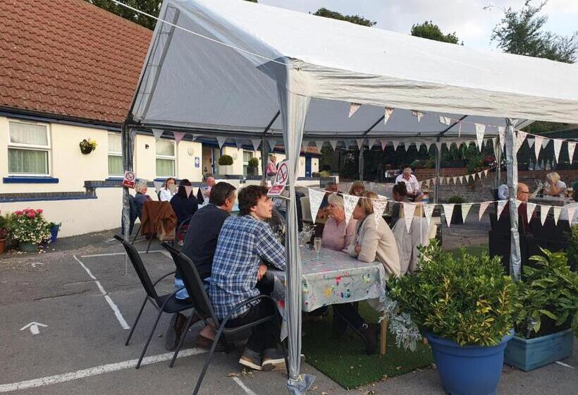 בית מלון כפרי The Well Guesthouse