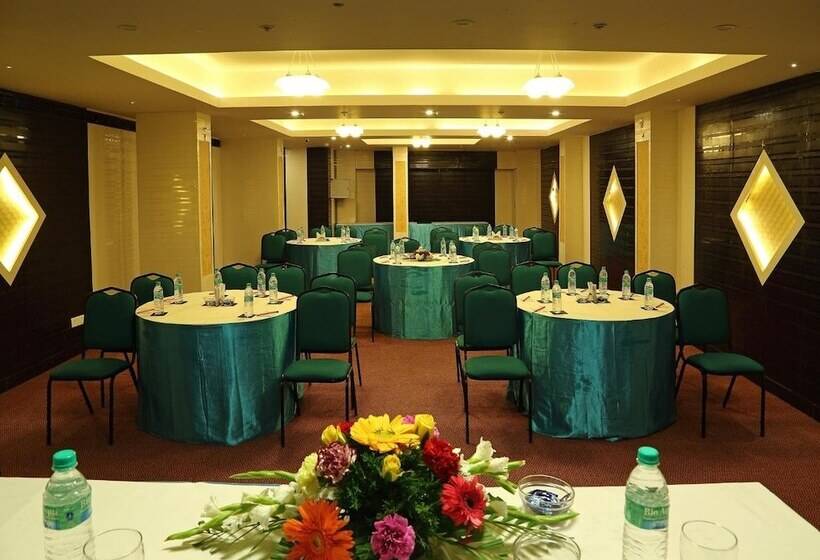 호텔 Renest Tirupati