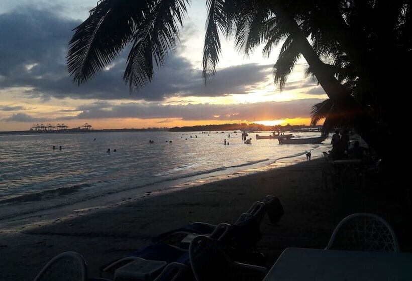 酒店 Village On The Beach