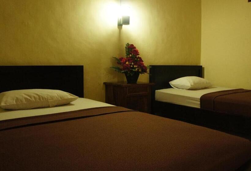 호텔 Waringin Home Stay