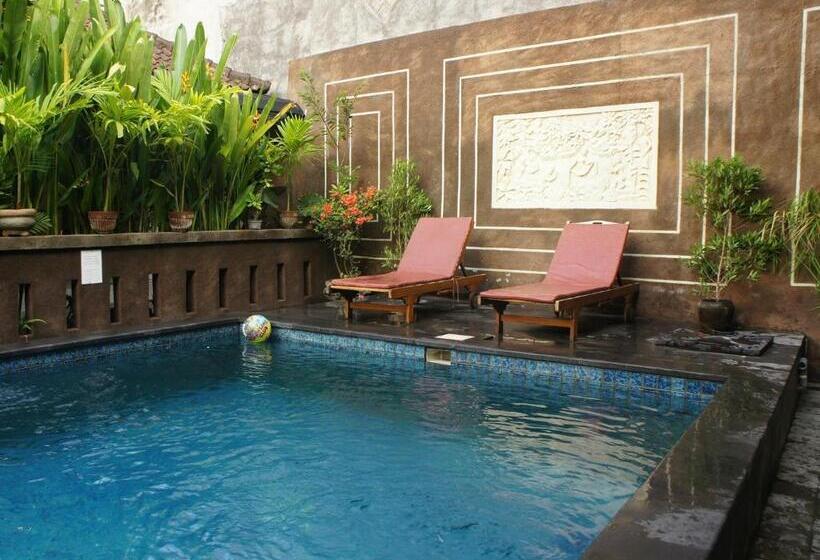 호텔 Waringin Home Stay