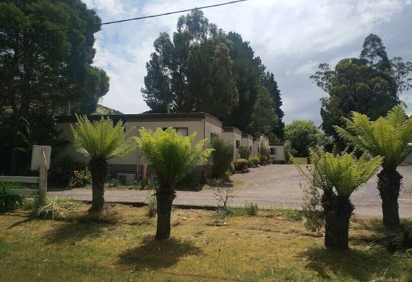 فندق Glamping At Zeehan Bush Camp