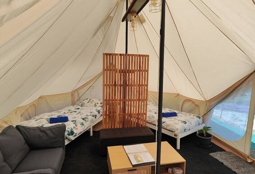 فندق Glamping At Zeehan Bush Camp