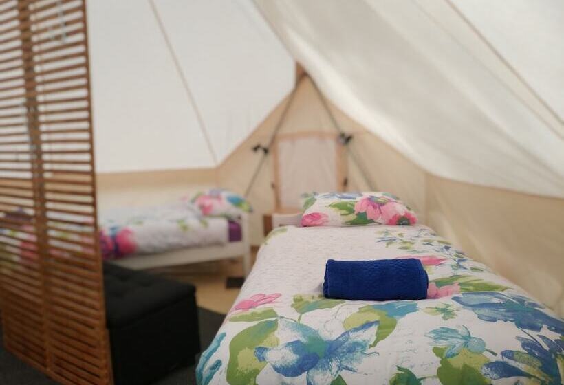 فندق Glamping At Zeehan Bush Camp