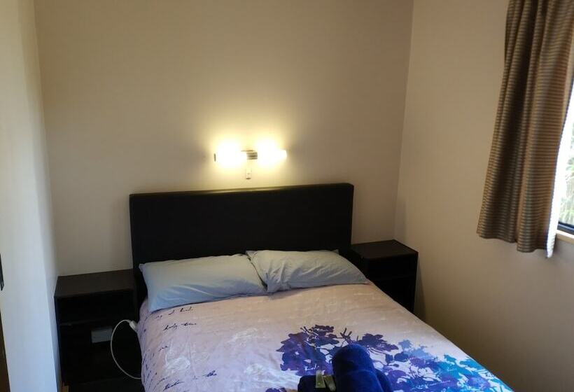 فندق Glamping At Zeehan Bush Camp