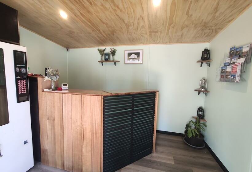 فندق Glamping At Zeehan Bush Camp