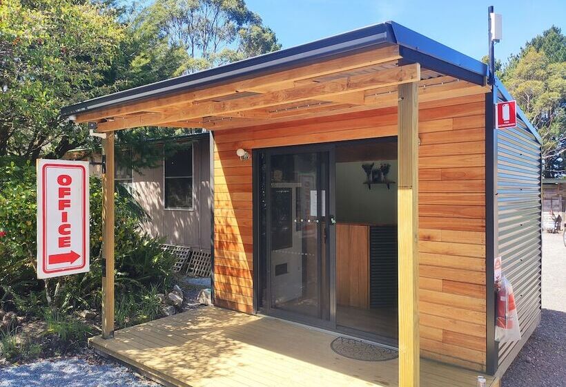 فندق Glamping At Zeehan Bush Camp