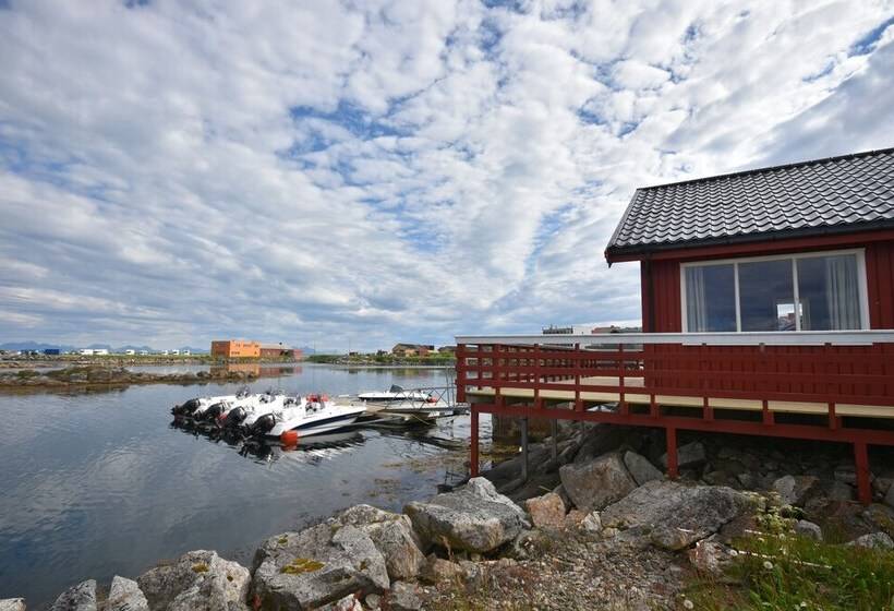 Lankanholmen Sea Cabins