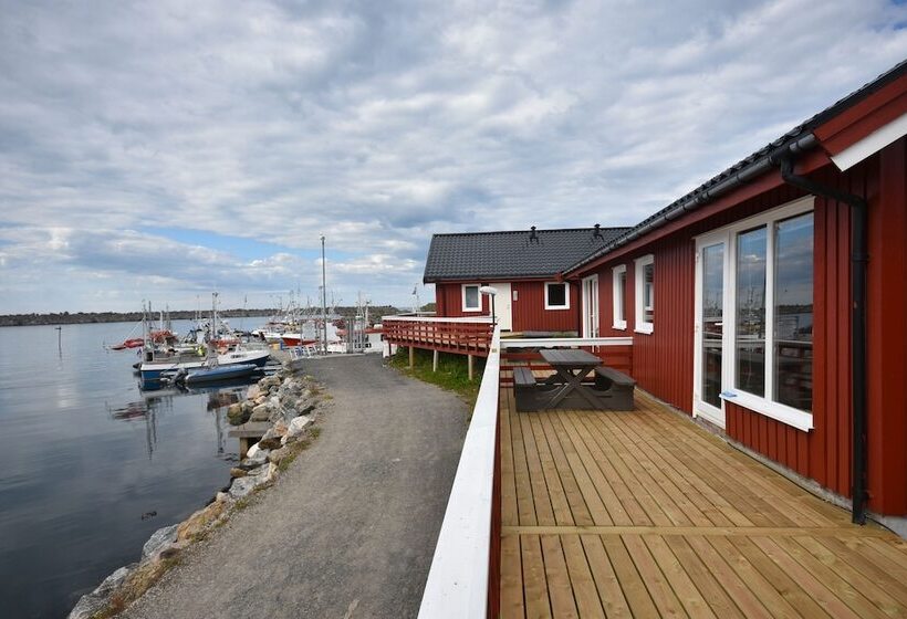 Lankanholmen Sea Cabins