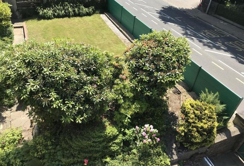 Lindores Todmorden Bed And Breakfast