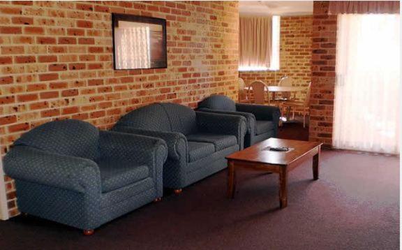 فندق على الطريق Lake Haven Motor Inn