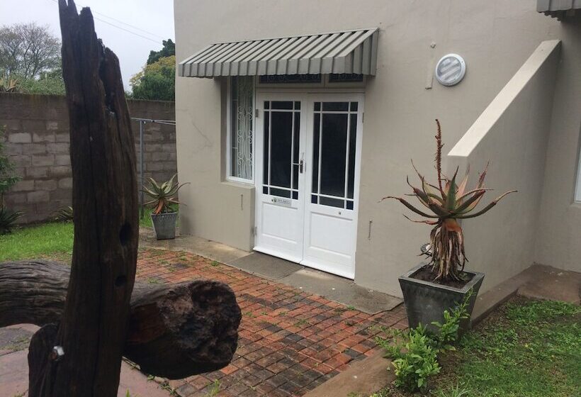 펜션 30 On Oatlands Road