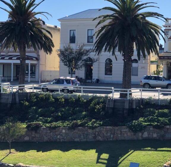 بنسيون Albany Foreshore Guest House