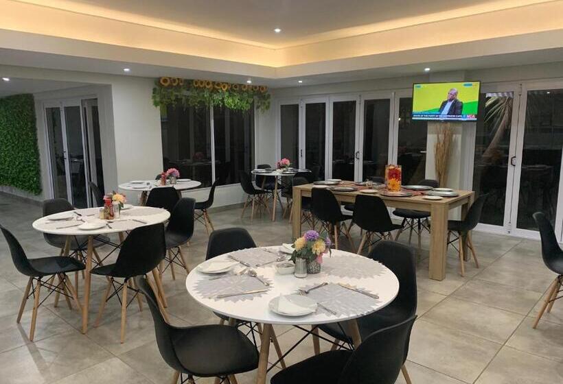 פנסיון Fin And Feather Guest Lodge
