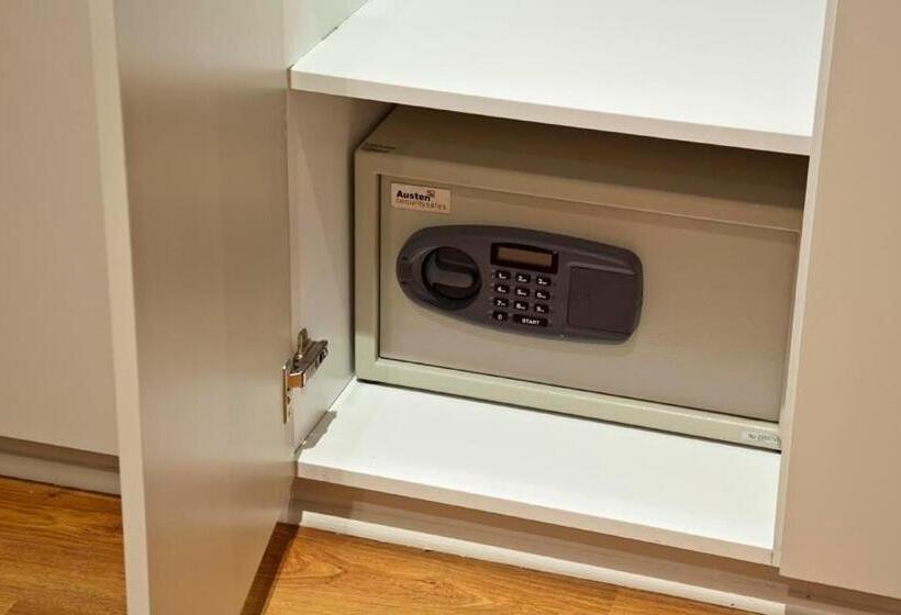 Пансион Forest Manor Boutique Guesthouse