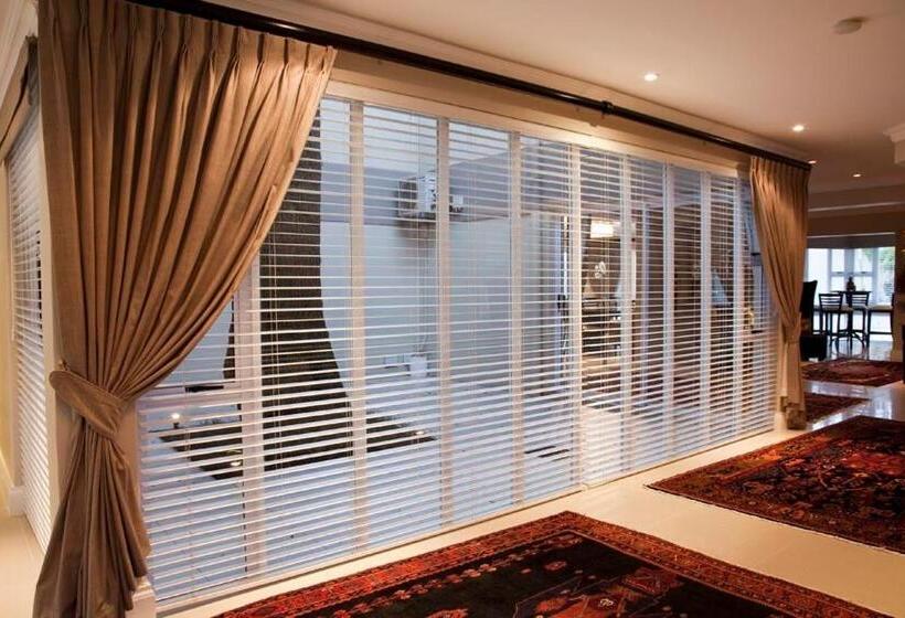 Пансион Forest Manor Boutique Guesthouse