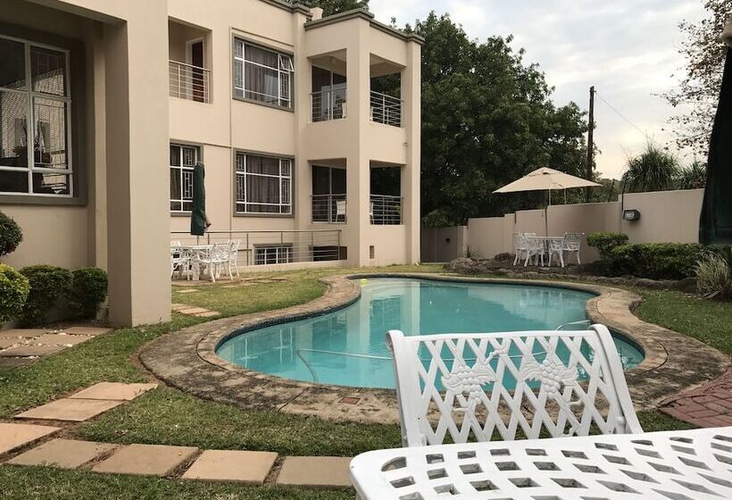 Пансион Global Village Guesthouse