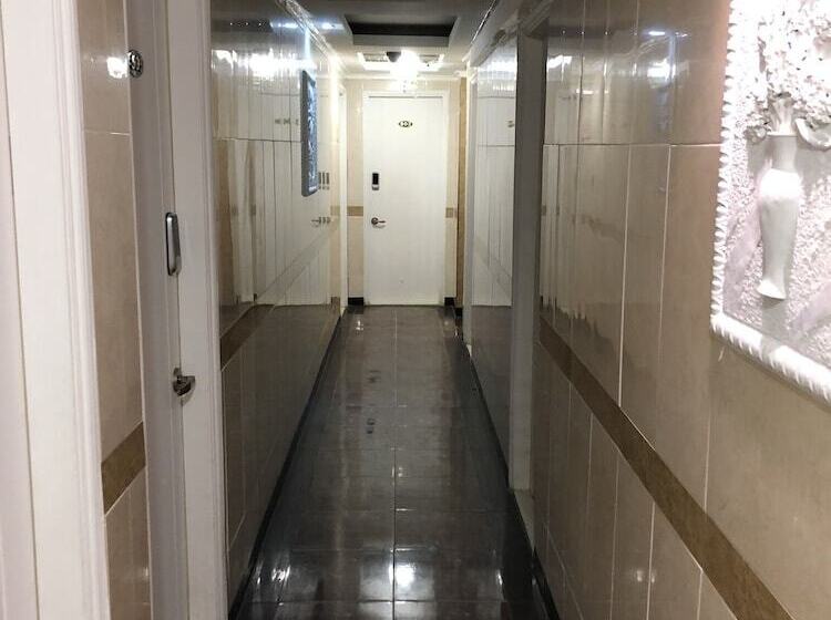 پانسیون Hostel Metro