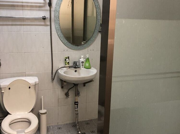 پانسیون Hostel Metro