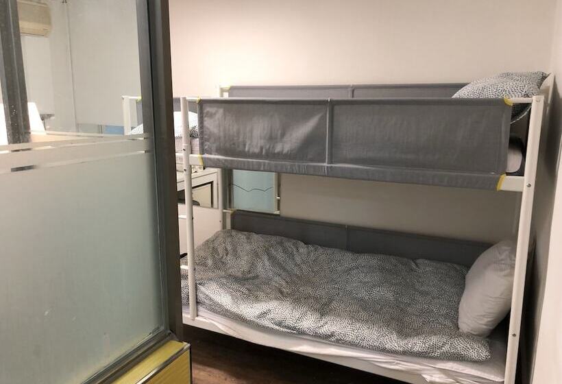 پانسیون Hostel Metro