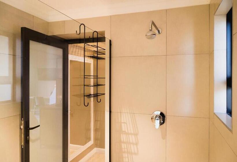 ペンション Loerie Guest Lodge