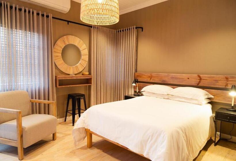 ペンション Loerie Guest Lodge