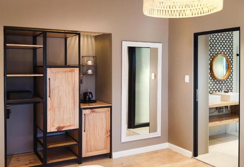 ペンション Loerie Guest Lodge