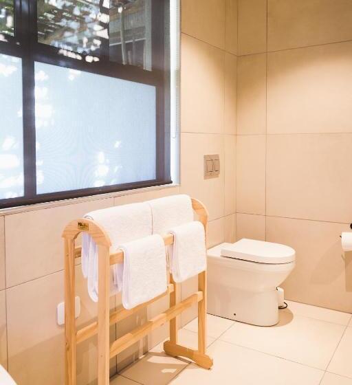 ペンション Loerie Guest Lodge