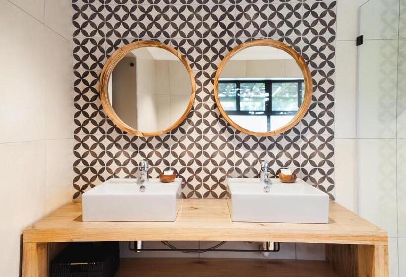 ペンション Loerie Guest Lodge