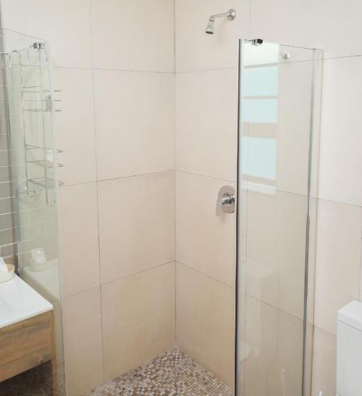 ペンション Loerie Guest Lodge