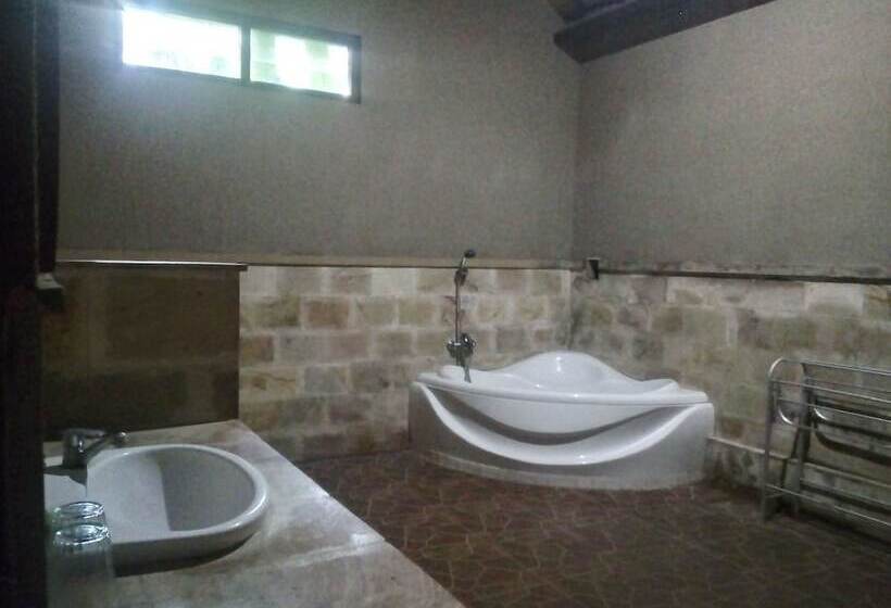 פנסיון Suka Sari Cottages