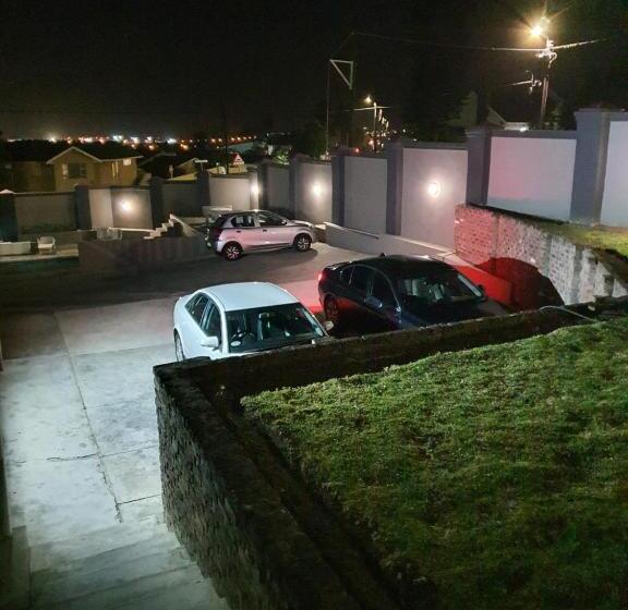 膳宿费 Sunnyridge Lodge