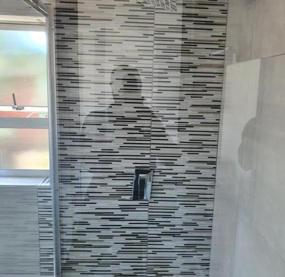 پانسیون Sunnyridge Lodge