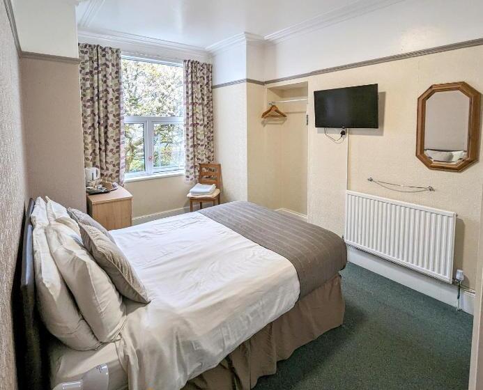 پانسیون The George Guest House