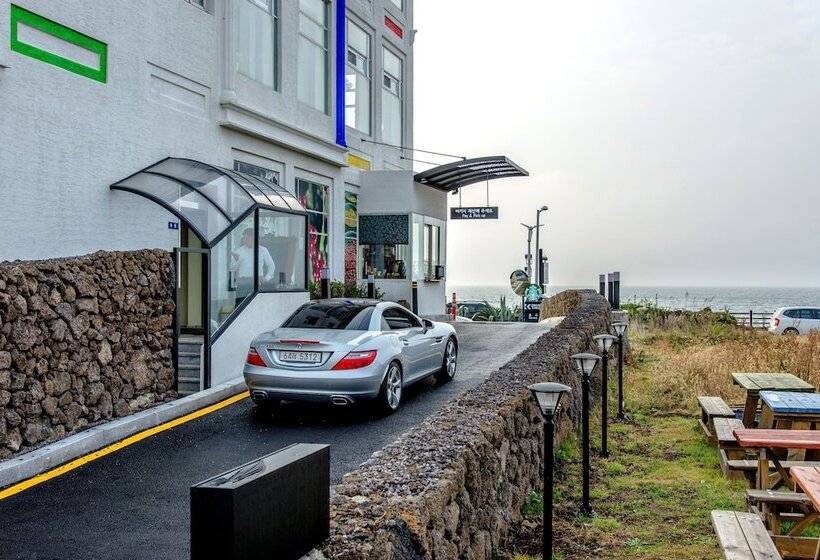 ペンション Whitehouse