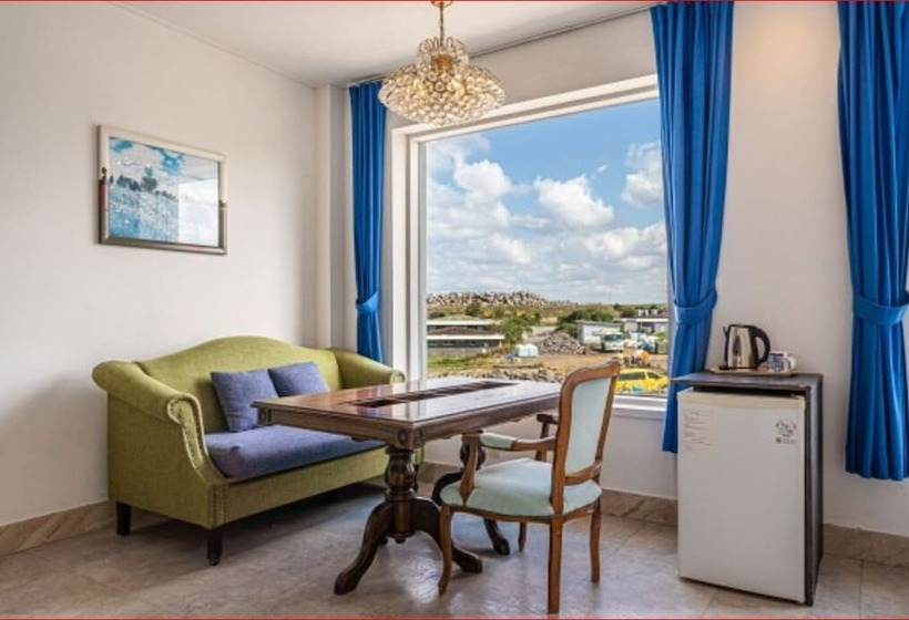 ペンション Whitehouse