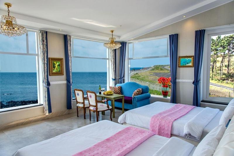 ペンション Whitehouse