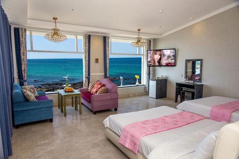 ペンション Whitehouse