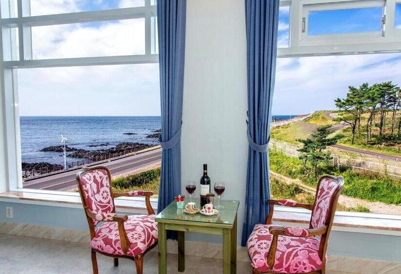 ペンション Whitehouse