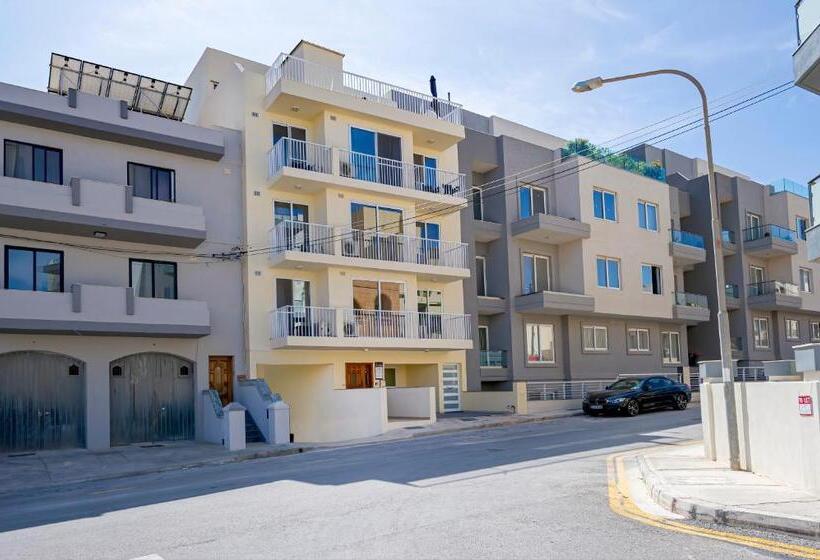 Summer Breeze Comfort Sunny Apartments Close To The Sandy Beaches By Getawaysmalta
