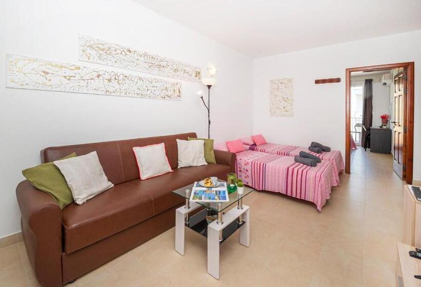 Summer Breeze Comfort Sunny Apartments Close To The Sandy Beaches By Getawaysmalta